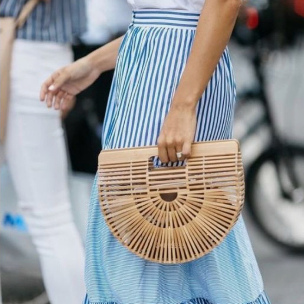 Semi-circular bamboo beach handbag - Picture 3 of 7